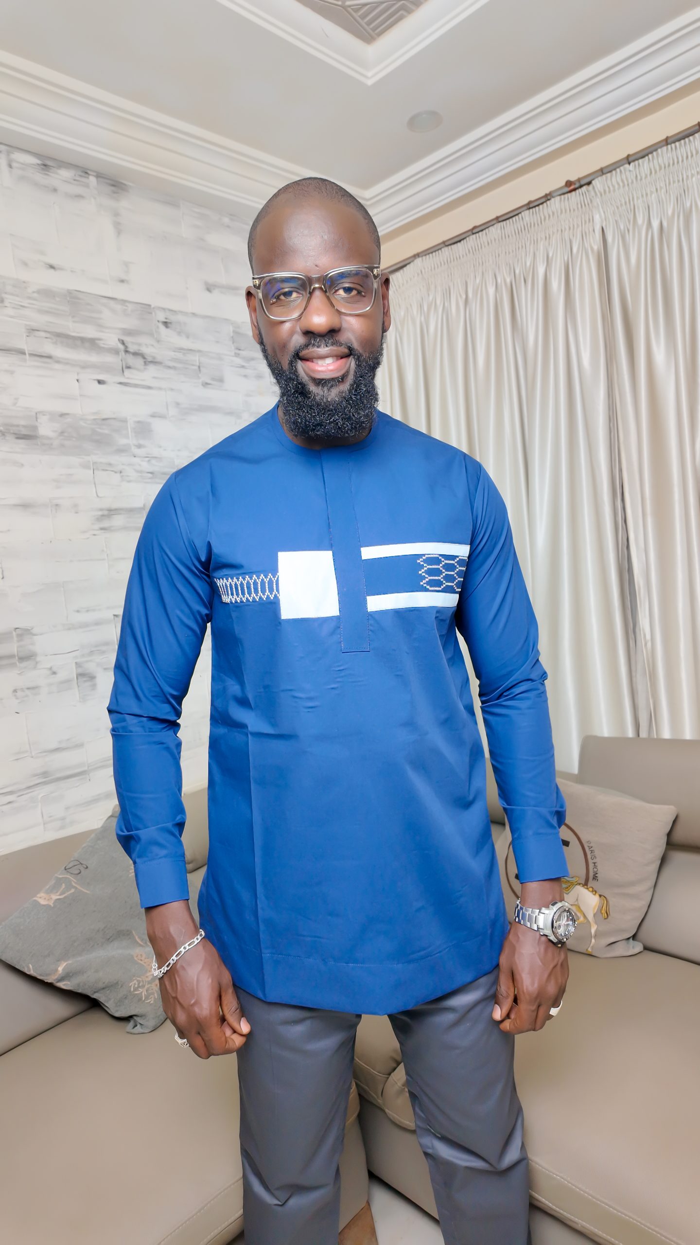 Chemise Africaine Bleu avec finitions broderie